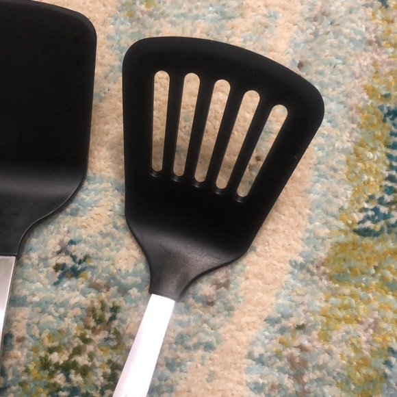 🍀 4/$15! Set of theee kitchen tools. Two spatulas and a soup ladle - Picture 4 of 10